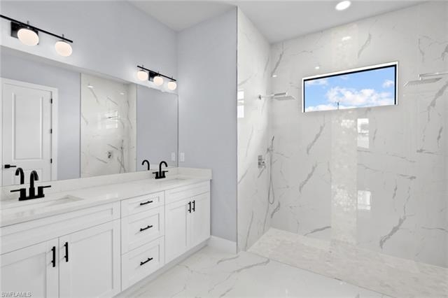 IAN MODEL BATHROOM MASTER 1